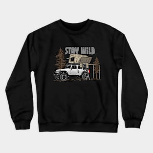 Stay Wild Jeep Camp - Adventure white Jeep Camp Stay Wild for Outdoor Jeep enthusiasts Crewneck Sweatshirt